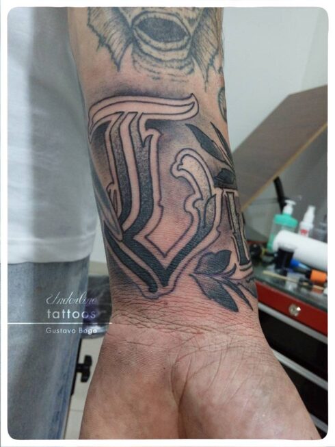 Lettering Ornamental - Tatuagem Lettering Ornamental Decorativo
