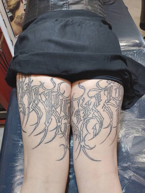 Lettering Ornamental - Tatuagem Lettering Ornamental Decorativo