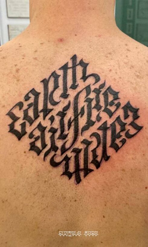 Lettering Ornamental - Tatuagem Lettering Ornamental Decorativo