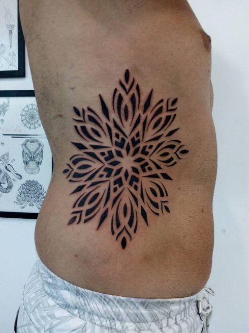 Ornamento Geométrico e Orgânico - Tatuagem Ornamental mesclando elementos geométricos e orgânicos