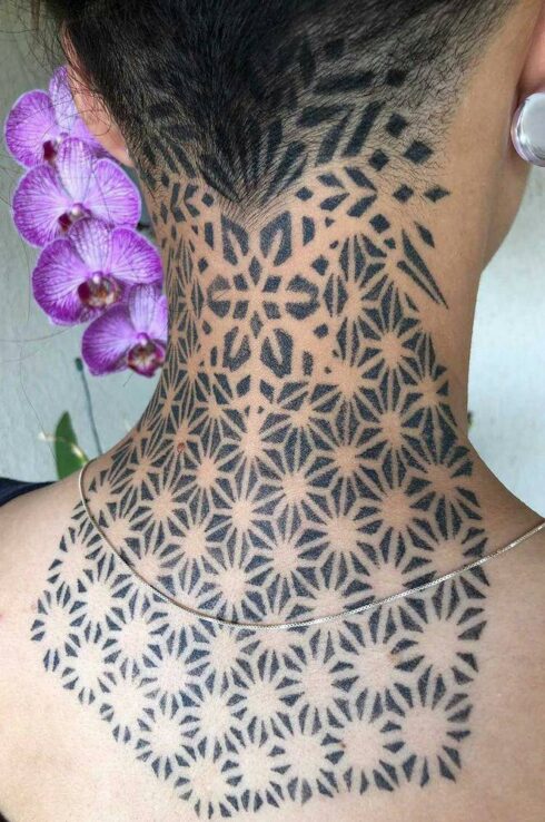 Ornamento Geométrico e Orgânico - Tatuagem Ornamental mesclando elementos geométricos e orgânicos