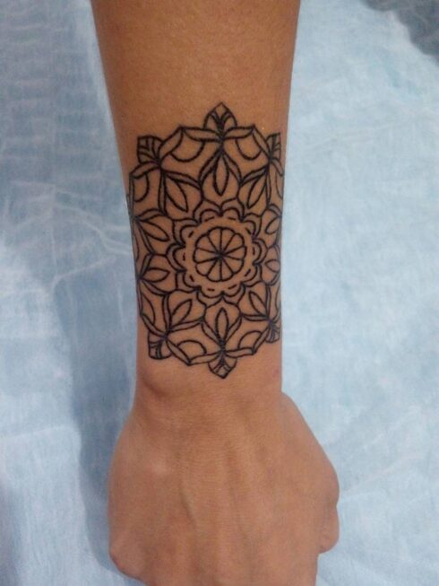 Ornamento Geométrico e Orgânico - Tatuagem Ornamental mesclando elementos geométricos e orgânicos
