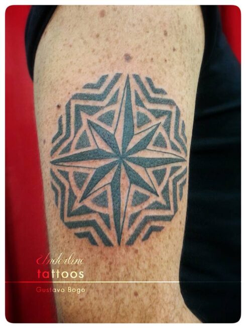 Ornamento Geométrico e Orgânico - Tatuagem Ornamental mesclando elementos geométricos e orgânicos