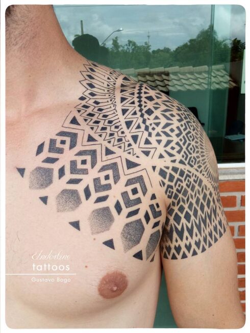Ornamento Geométrico e Orgânico - Tatuagem Ornamental mesclando elementos geométricos e orgânicos