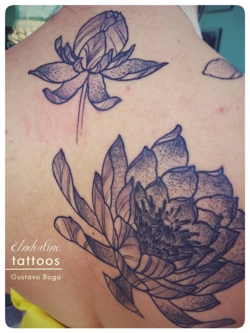 Tatuagem Sombreado Preto e Cinza / Sumiê - Tatuagem Sombreada em tons de preto e cinza, gradientes e texturas feitos com o afastamento dos pontos e diluição do preto / Sumiê.
